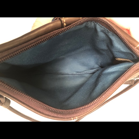 NWOT Brown Coach Wristlet - Picture 4 of 4